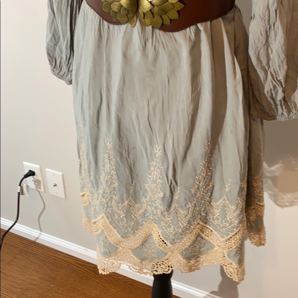 💥ALTARD STATE Lace Peasant Dress - Picture 2 of 6